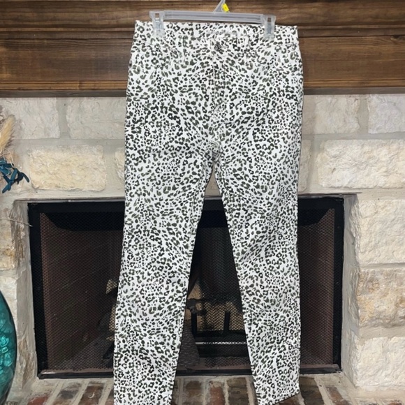 Tommy Bahama Denim - Tommy Bahama Green Cheetah Print Ella Twill High-Rise Denim Jeans
